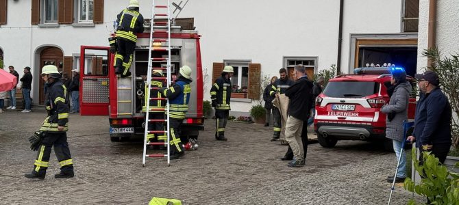 Jahreshauptübung der Feuerwehr Abteilung Homberg-Münchhöf Jahreshauptübung der Feuerwehr Abteilung Homberg-Münchhöf